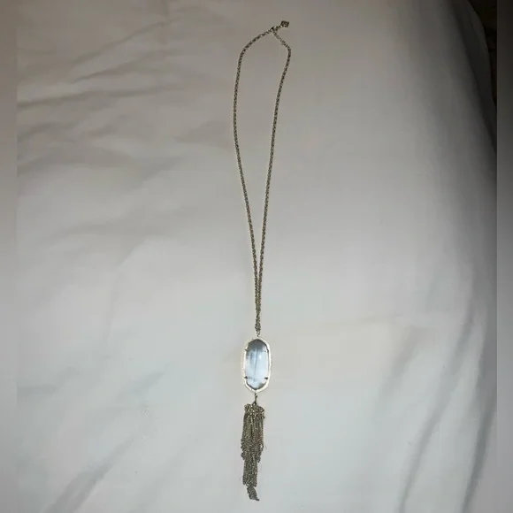 Kendra Scott Long Gold Neckless - Picture 2 of 5